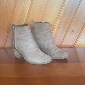 DV by Dolce Vita Shimmering Brown Ankle Boots